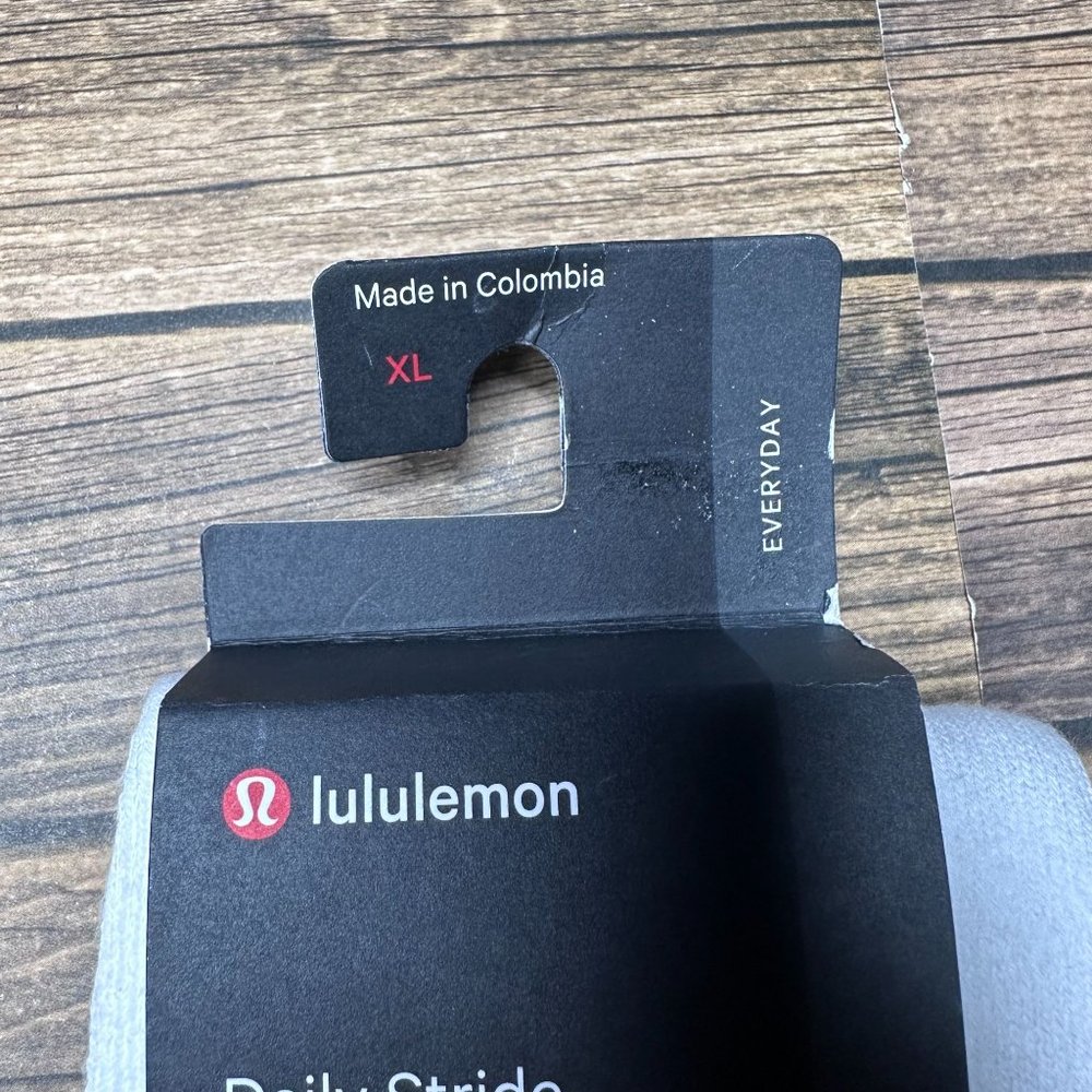 Lululemon Men's Daily Stride Crew Sock *Stripe NWT Size XL (Rainbow White) - Picture 3 of 11